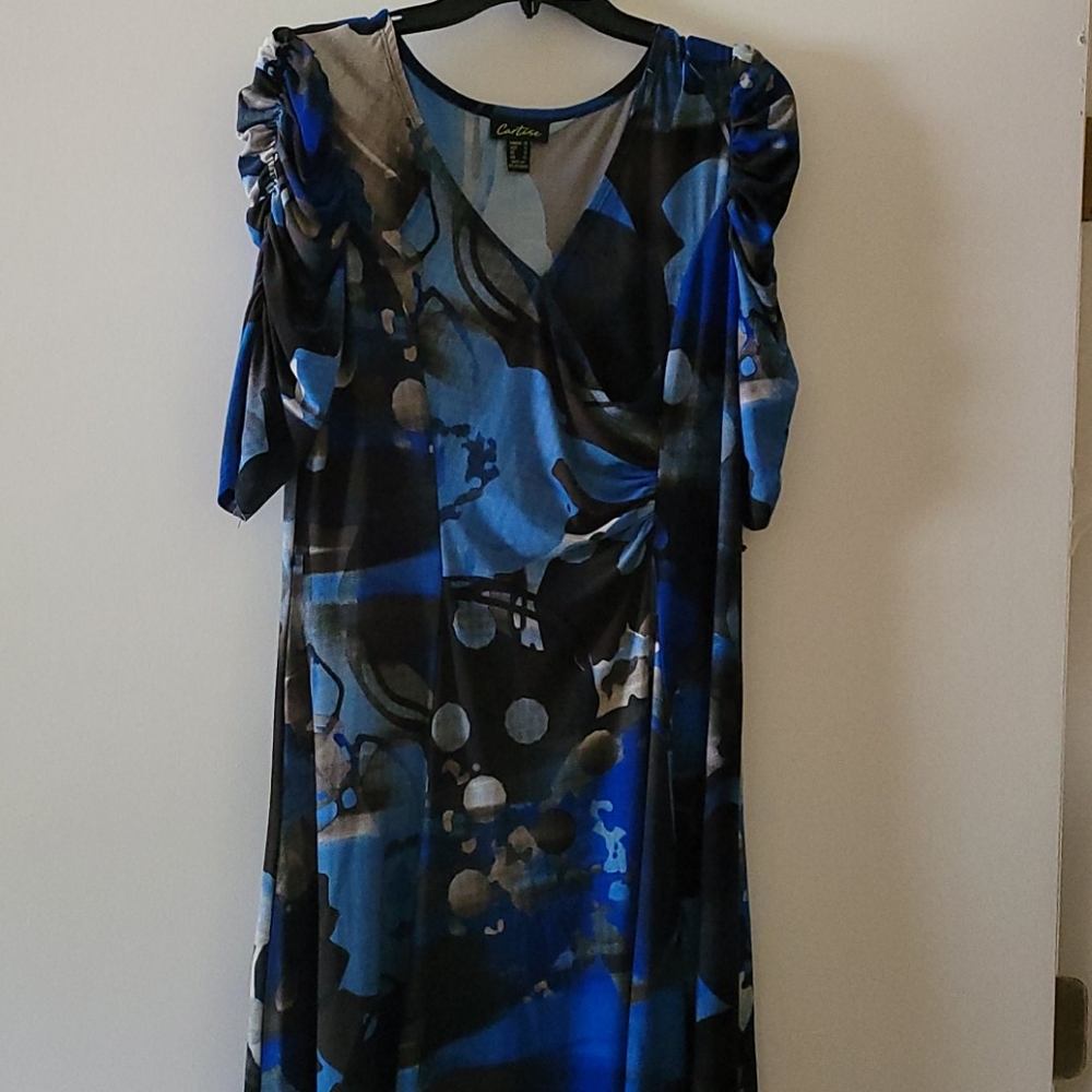 Blue modern design short rushed sleeve mid length